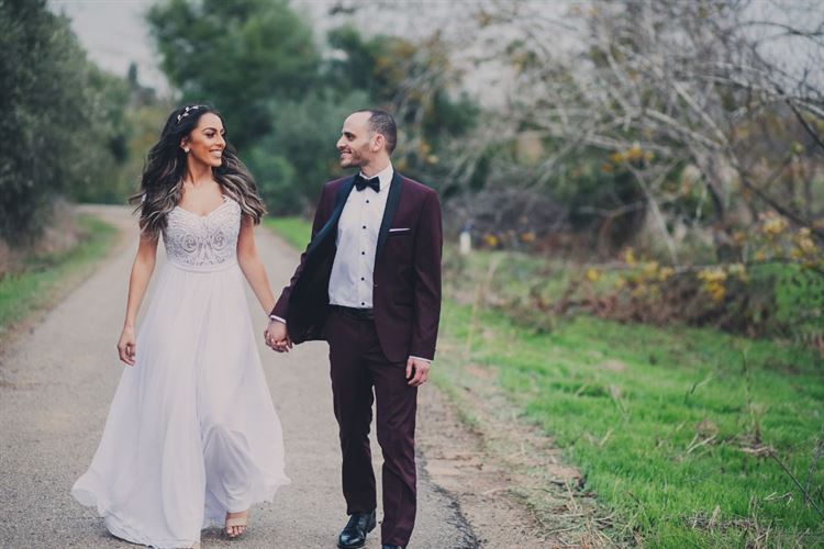 התחפושת שחיברה בין שני אנשים עד לחופה 6