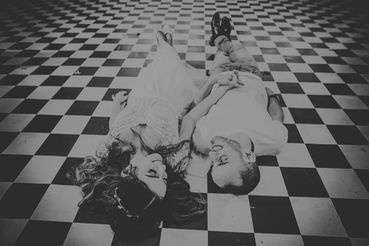 התחפושת שחיברה בין שני אנשים עד לחופה 10