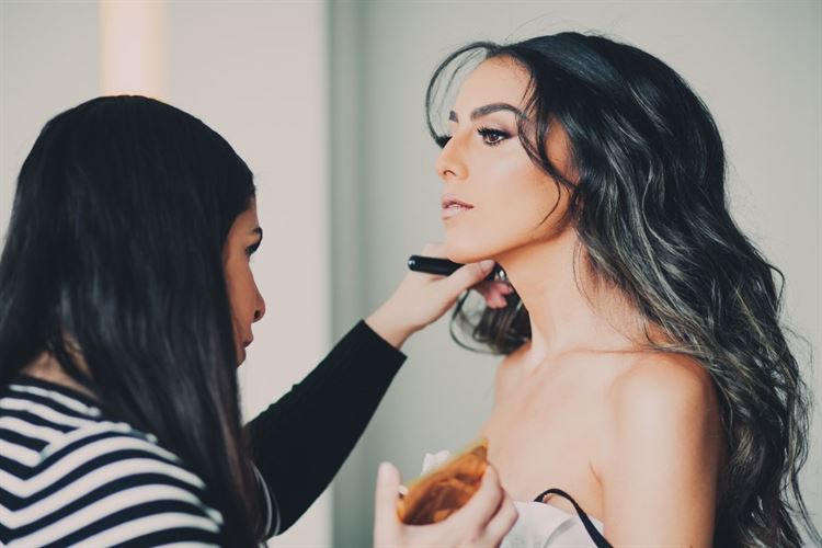 התחפושת שחיברה בין שני אנשים עד לחופה 15