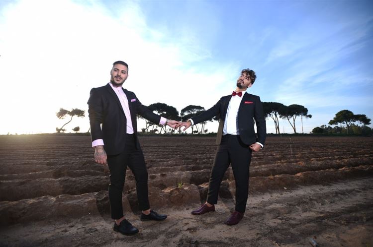 צפו: כך נראית הצעת נישואים כששני בני הזוג תכננו להציע באותו היום 8