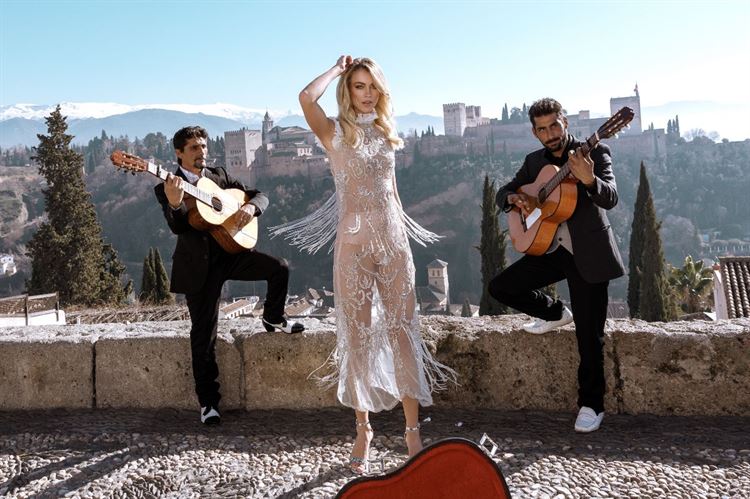 5 הטרנדים הכי לוהטים באופנת הכלות 9