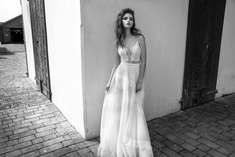 איך נראות שמלות כלה שעוצבו כמחווה ל-Dior? 20