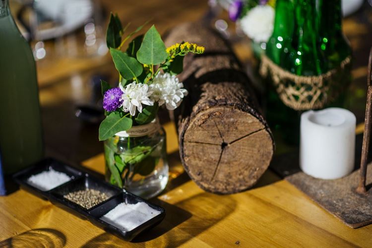 אולם האירועים אלכסנדר מקבל טאצ' אישי של סיון ביטרמן ושי פישר (צילום: תומר מונטיליה)