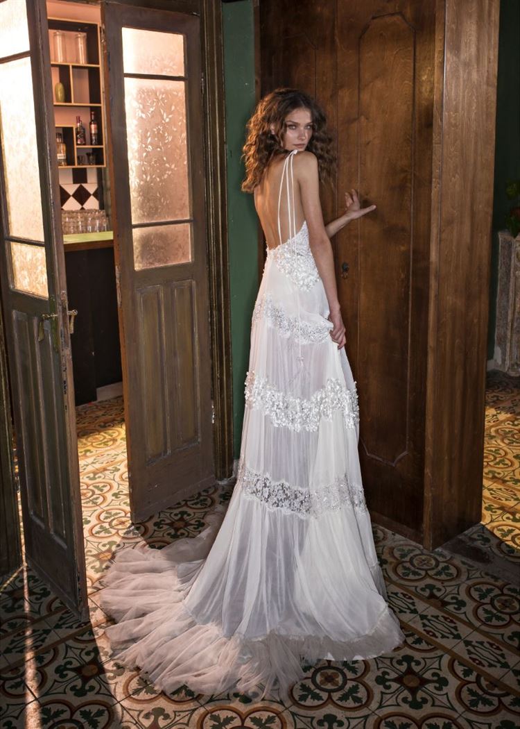 נוטפת סטייל, שמלת כלה בעיצובה של סימיז'אן בוזגלו (צילום: אלכס ליפקין)