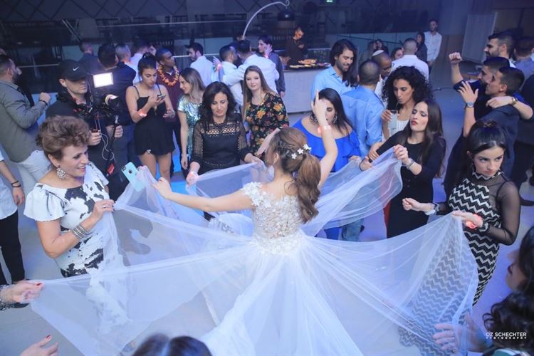 המרוץ להצעה: החתן והכלה מתחרים מי יפתיע ראשון 23