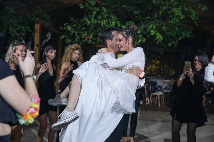 סיפור אהבה משמיים בין טייס לדיילת 2