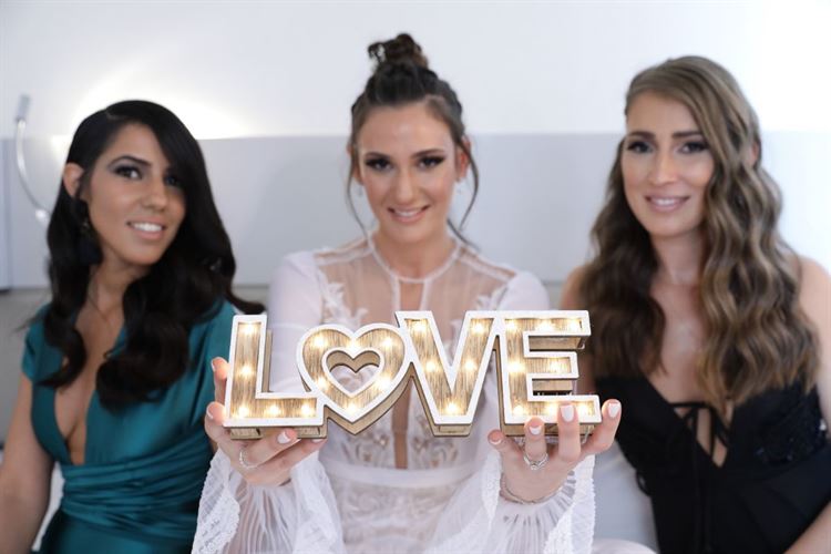 סיפור אהבה משמיים בין טייס לדיילת 24