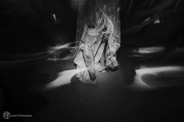 הציעה ולבשה סניקרס בחתונה: בהחלט כללה מעוררת השראה, החתונה של חן גלנטי ויוסי פרטוק (צילום: Jossef SI)