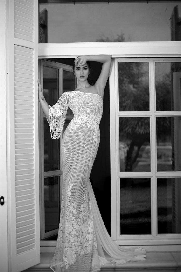 בקרוב אצלה? שיר אלמליח עולה על לבן 10