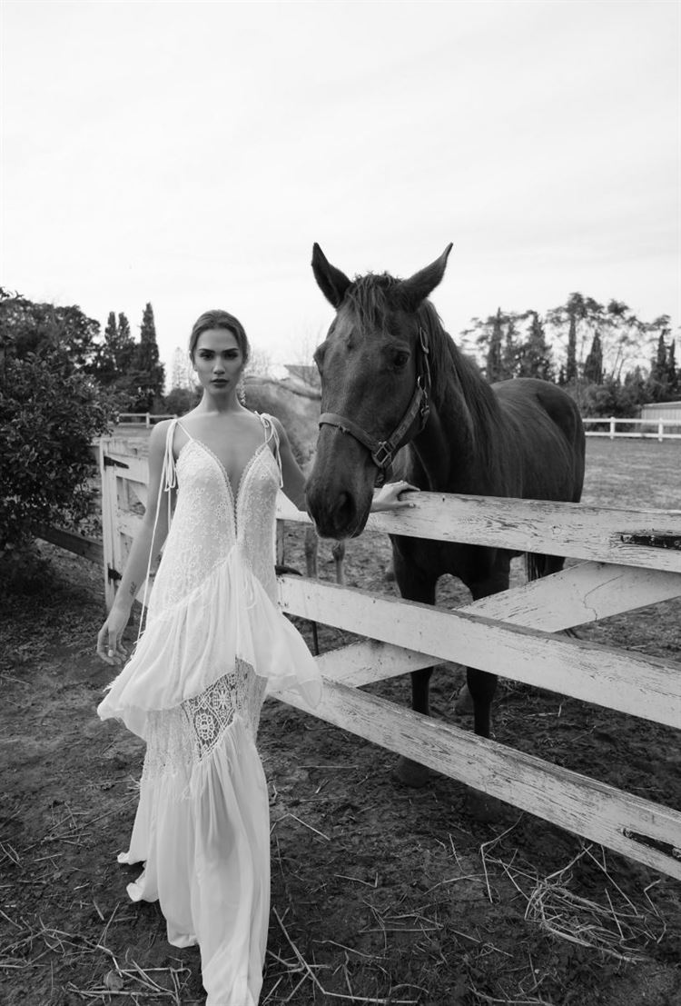 בקרוב אצלה? שיר אלמליח עולה על לבן 13