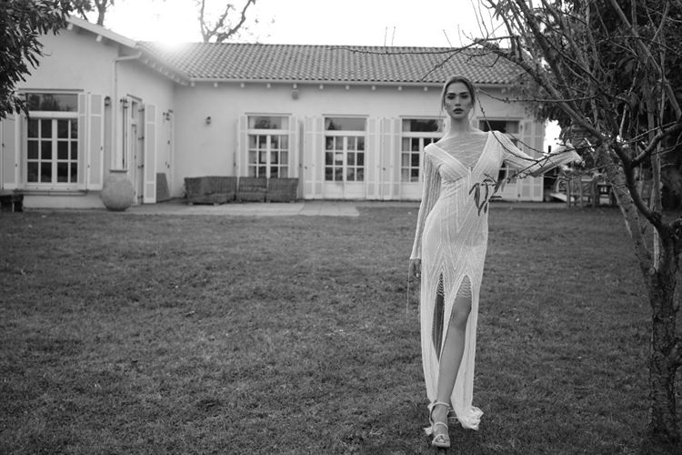 בקרוב אצלה? שיר אלמליח עולה על לבן 16