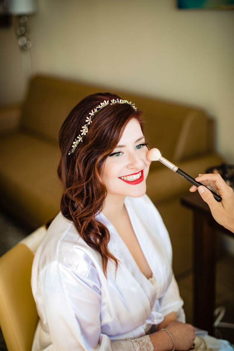 כמובן גם קצת סומק (צילום: דימה וזינוביץ')