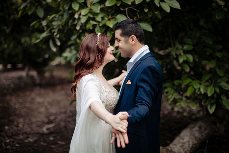 נראה לו שהגיע הזמן להגיד תודה לטינדר (צילום: דימה וזינוביץ')