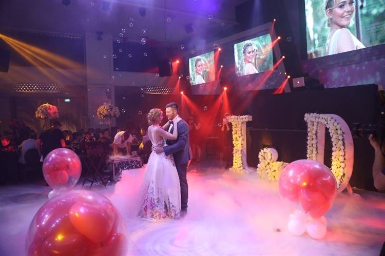 הריקוד הראשון כבעל ואישה, החתונה של דורית דויטש ויגאל קרזנר (צילום: יוסי עוז)