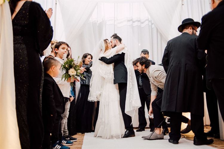 חתונה אקספרס: התארסו אחרי היכרות של חודשיים 18