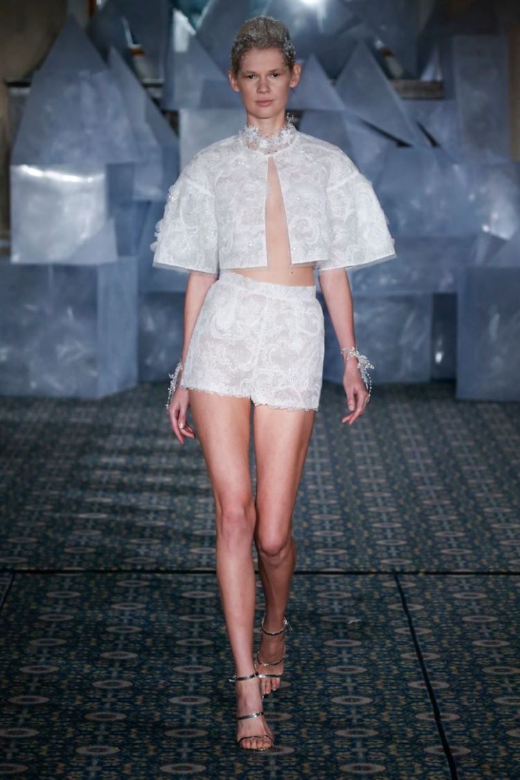 קבלו אותה: מירה צבילינגר שוברת את הקרח 14