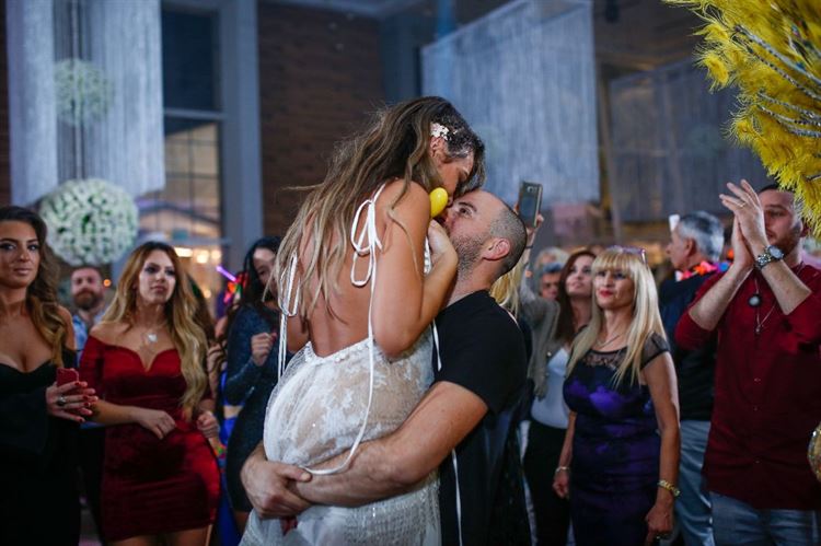 סטה מהתסריט: איך ריי דונובן הגיע לפריים הזה? 4