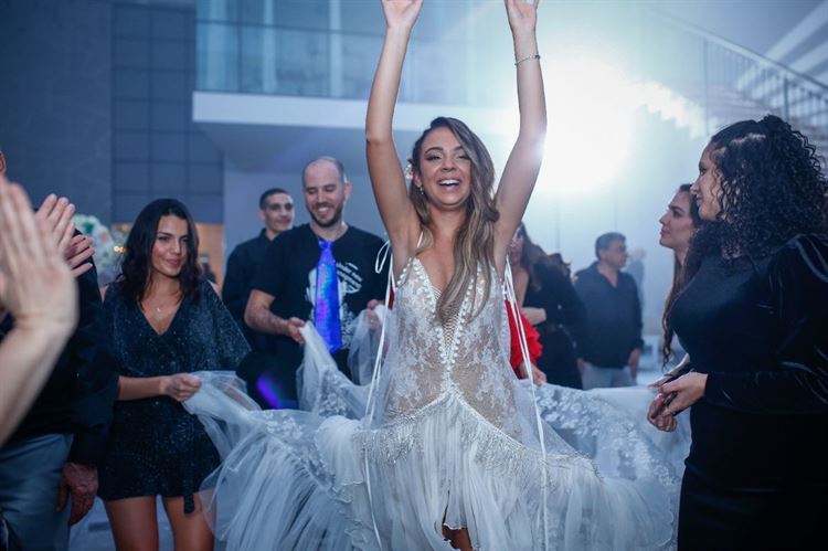 סטה מהתסריט: איך ריי דונובן הגיע לפריים הזה? 24