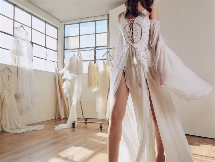 לוליטה את ילדה יפה: הדוגמנית הדתייה וקטלוג שמלות הכלה 2