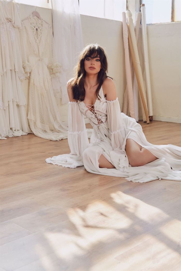 לוליטה את ילדה יפה: הדוגמנית הדתייה וקטלוג שמלות הכלה 5