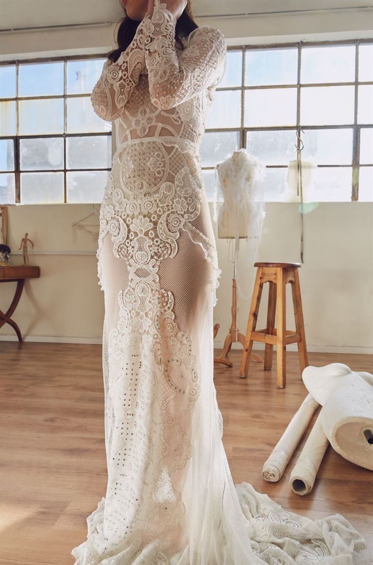 לוליטה את ילדה יפה: הדוגמנית הדתייה וקטלוג שמלות הכלה 16