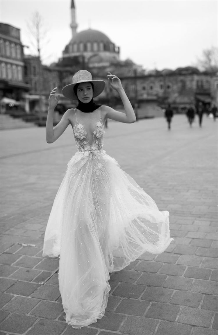 מסביב לעולם: הקולקציה החדשה של ליז מרטינז 15