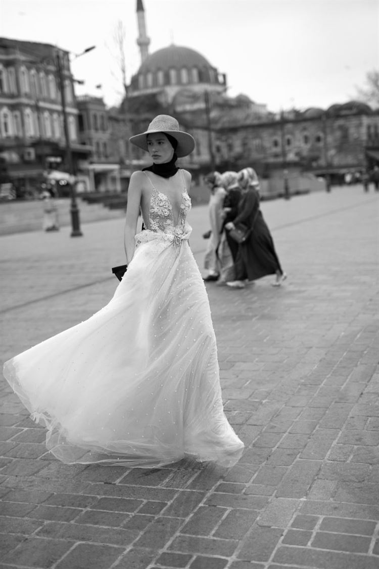 מסביב לעולם: הקולקציה החדשה של ליז מרטינז 17