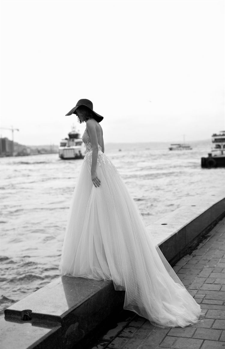 מסביב לעולם: הקולקציה החדשה של ליז מרטינז 23