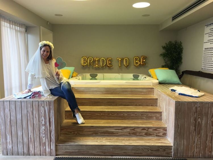 מעוררת השראה: מסיבת רווקות עם סבתא 20