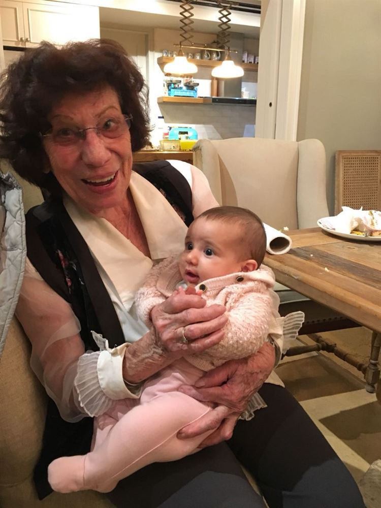 מעוררת השראה: מסיבת רווקות עם סבתא 11