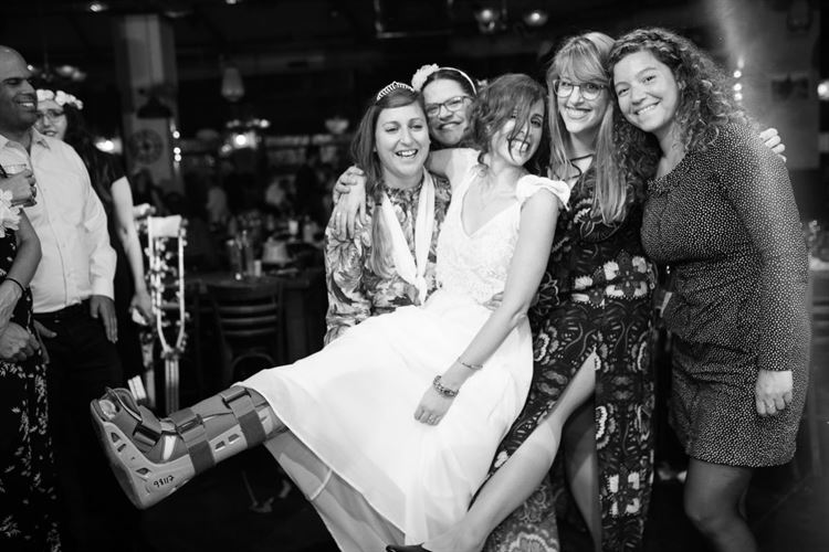 כלה על גלגלים: כשהסיוט הופך לחתונה הכי שמחה שתראו 23