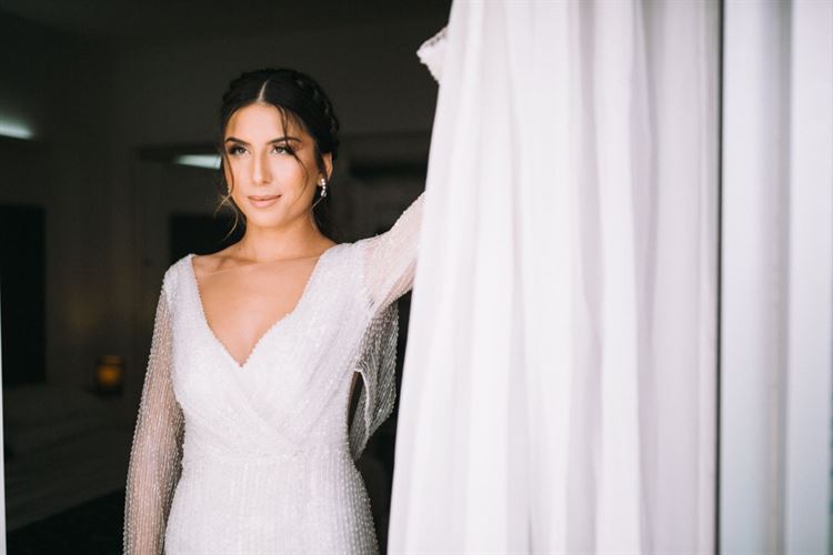 התחילה את היום כמלווה וסיימה אותו כמאורסת 11