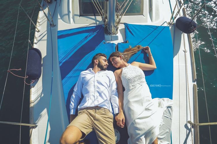 התחילה את היום כמלווה וסיימה אותו כמאורסת 6