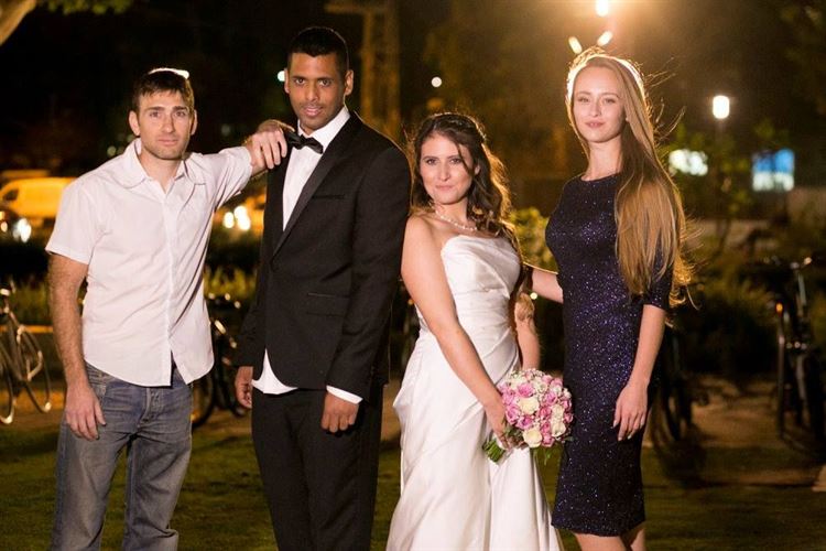 החברים נכנסים לתמונה, החתונה של גלית חליבה ואלעד קיסר (צילום: רועי שפרניק)