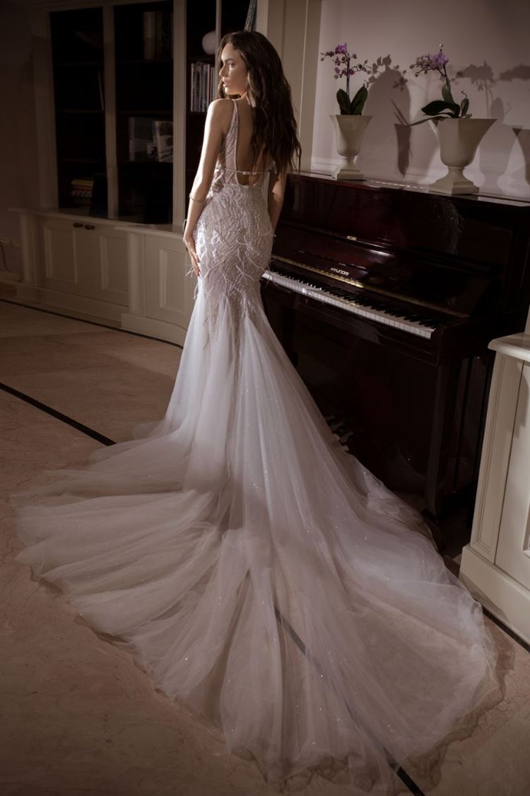 לכלות שמחפשות סטייל: חמשת השמלות הכי לוהטות העונה 2