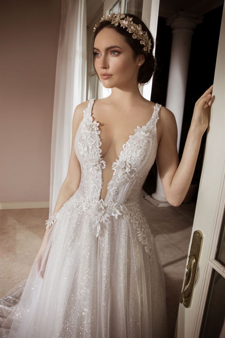 לכלות שמחפשות סטייל: חמשת השמלות הכי לוהטות העונה 13