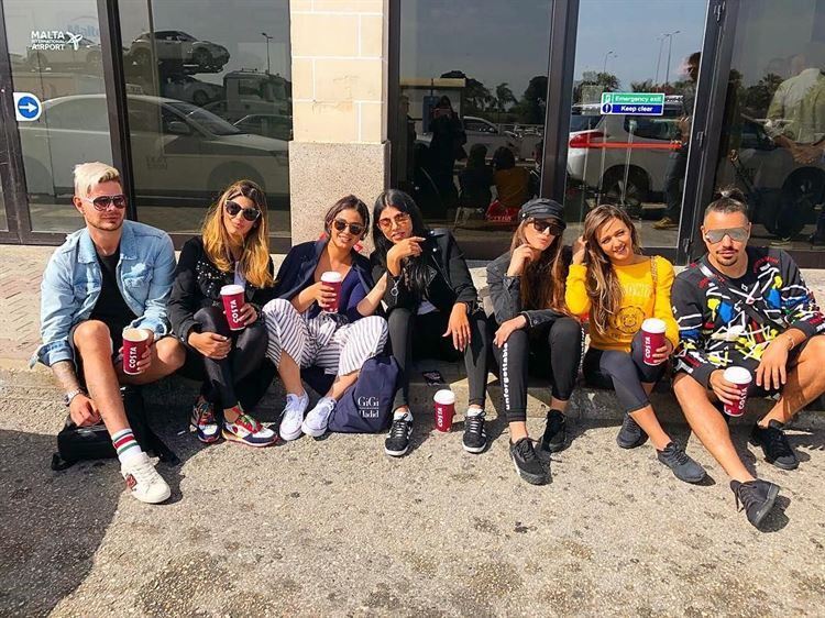 זה קרה: מלכת השושנים התחתנה 17