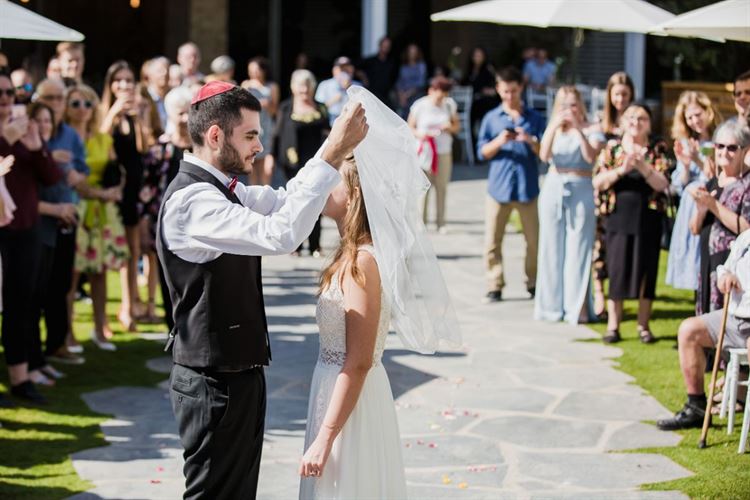 האולם נסגר אבל החתונה חייבת להימשך 3