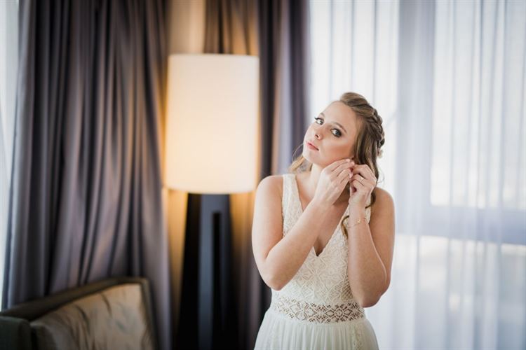 האולם נסגר אבל החתונה חייבת להימשך 10