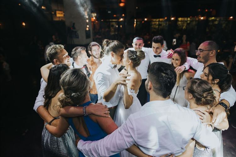 הדמעות אזלו: הסב שהגשים חלום לנכדו בפעם האחרונה 26