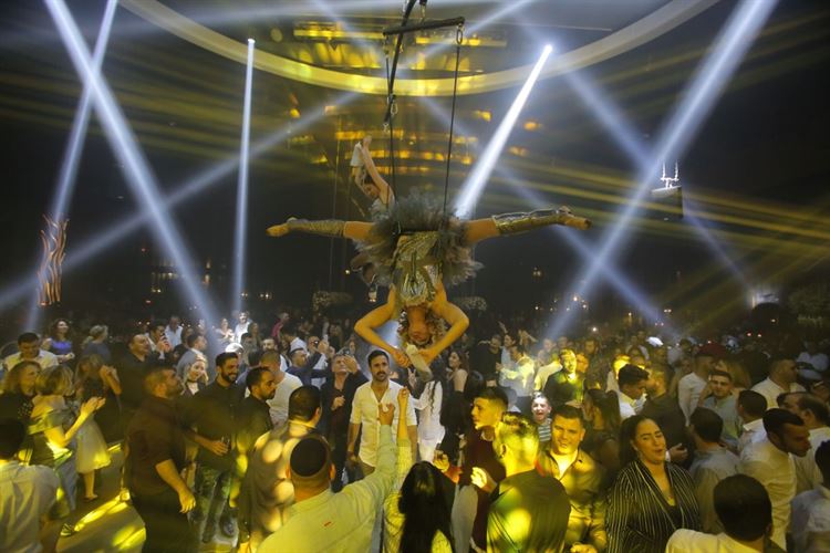 קרנבל אווירי: החתונה של בעלי מתחם האירועים 'טרויה' 16