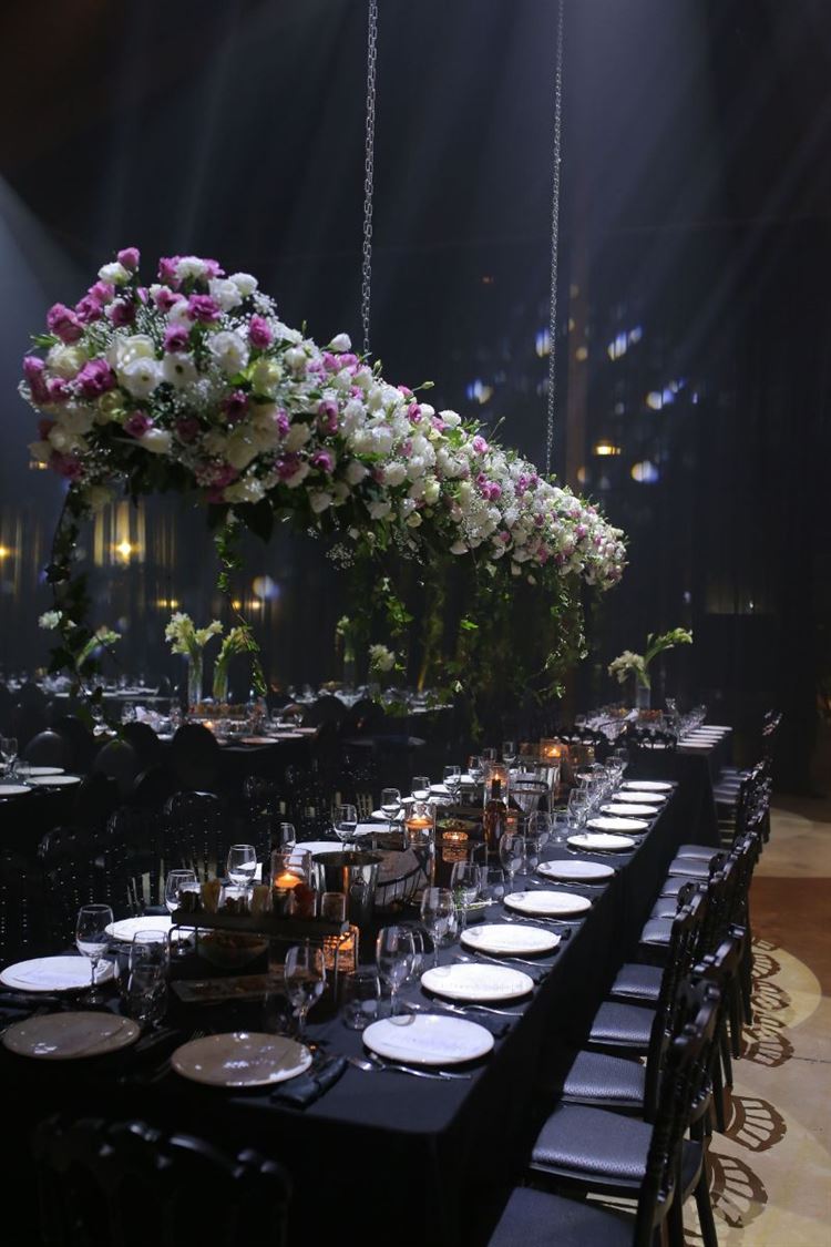 קרנבל אווירי: החתונה של בעלי מתחם האירועים 'טרויה' 5