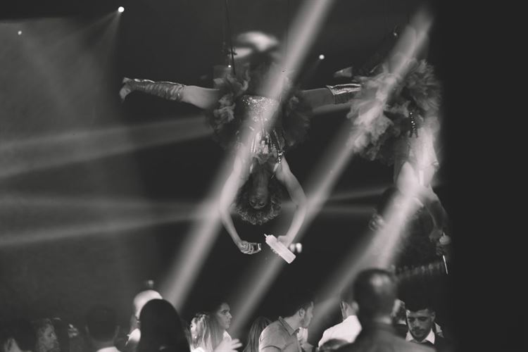 קרנבל אווירי: החתונה של בעלי מתחם האירועים 'טרויה' 7