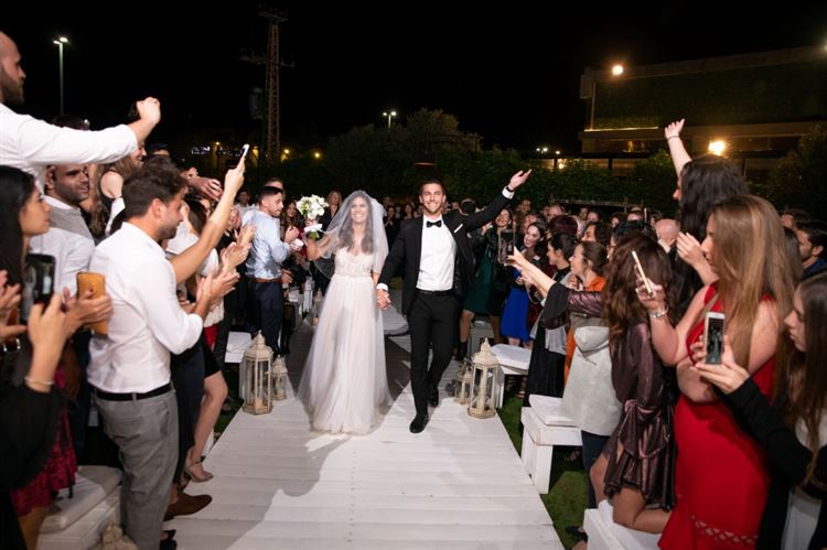 רגע הכניסה לחופה, החתונה של אופיר חדור ויניב וילדר (צילום: דינמיקה סטודיו)