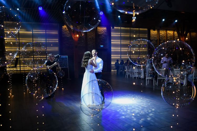 הסלואו הראשון כזוג נשוי, החתונה של אופיר חדור ויניב וילדר (צילום: דינמיקה סטודיו)