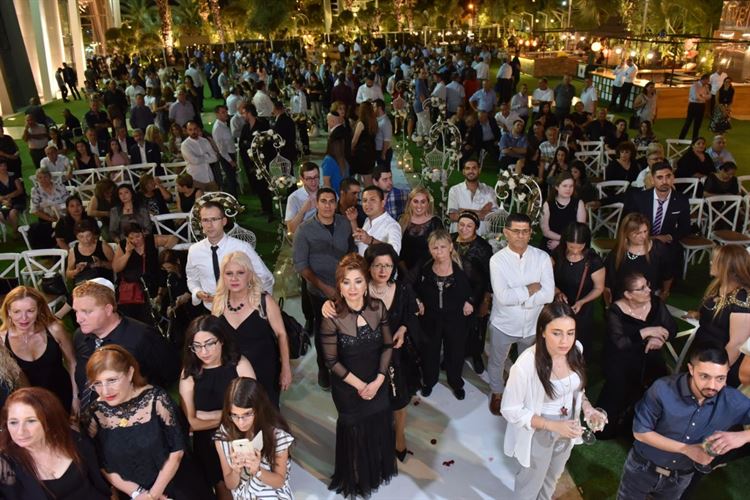 החתונה שגרמה לממשלה להתאחד 18