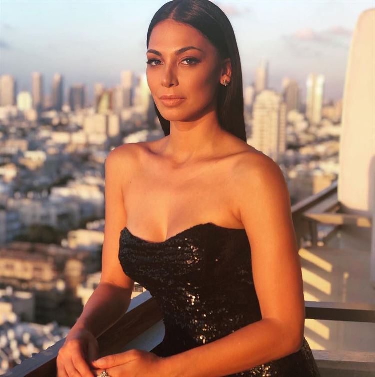 הלם: למה ביונסה לובשת שמלת כלה לבנה? 3