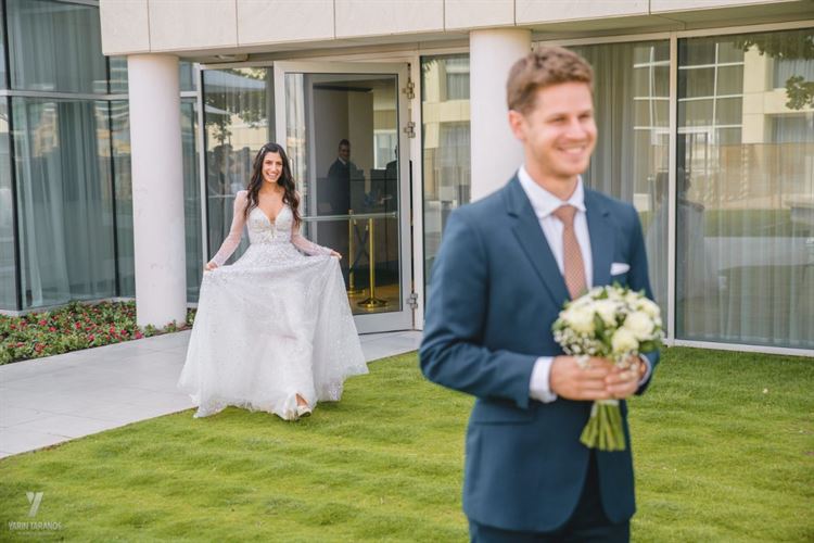 רגע הפגישה הראשונה, החתונה של הדס נתנאל ולירון (צילום: ירין טרנוס)