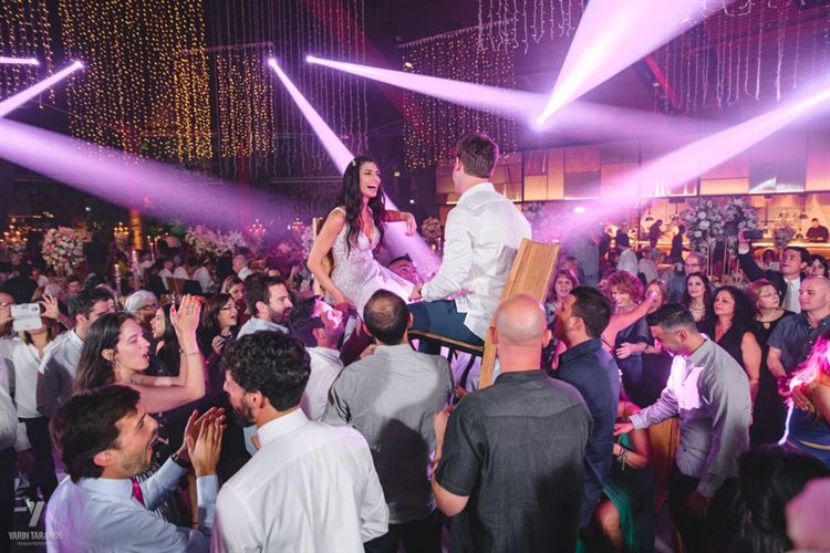 מישהו הכריז על משחק הכיסאות ולא אמר לנו? החתונה של הדס ולירון (צילום: ירין טרנוס)