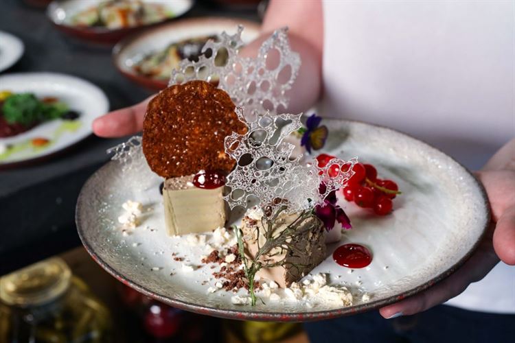 צפו: חוויה קולינרית מרעננת בעולם החתונות 8